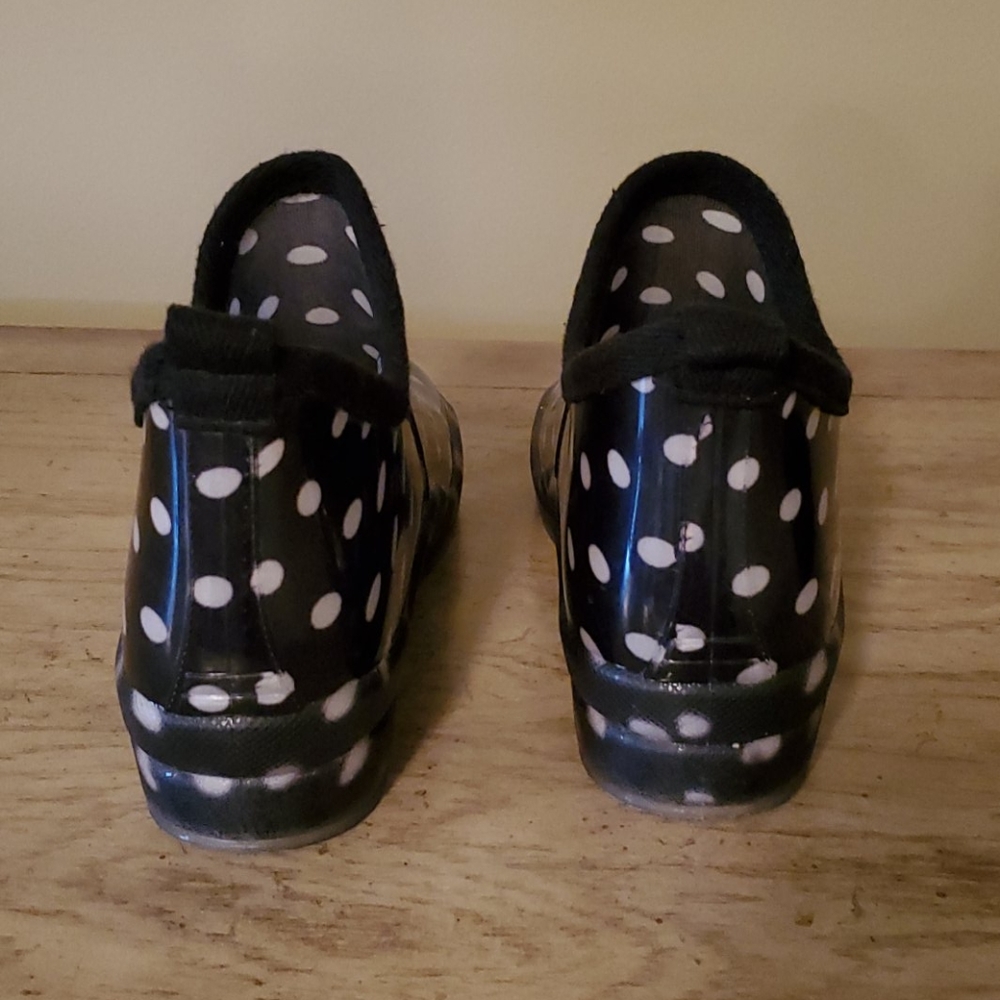 Shoes - Picture 4 of 6